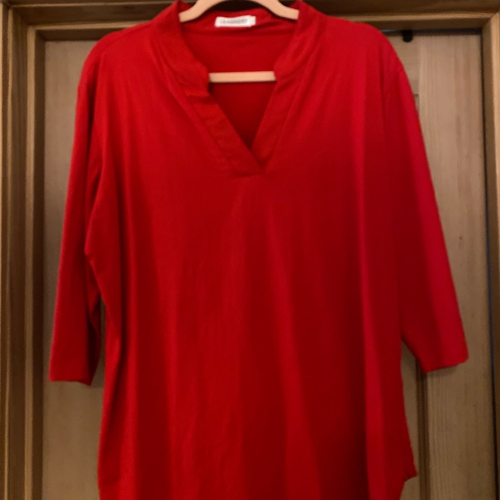 Elegant Red Women's V-Neck Tunic